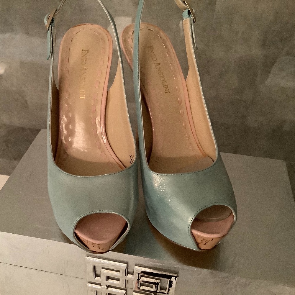 New Enzo Angiolini Irridescent Aqua Peep Toe Heels